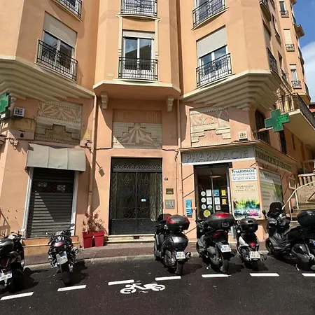 Daire Fabulous Monaco Border 4 Sleeps, Bnbrickeys *
